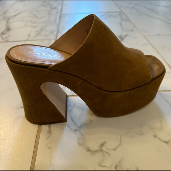 NIB Coach Bobbi platform 8 - Picture 2 of 5